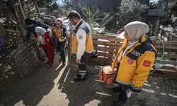 Hatay'ın Kırsal Mahallelerini 100 Ambulansla Gezerek Sağlık Hizmeti Veriyorlar