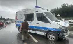 Ambulans Kaza Yaptı! 3 Kişi Yaralandı!