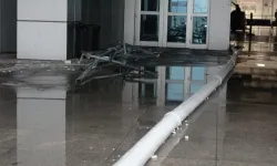 Sağanak Yağış Hastane Tavanını Çökertti