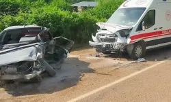 Ambulans Kaza Yaptı: 1 Ölü 3 Yaralı!