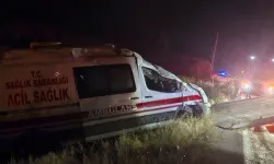 Kontrolden Çıkan Ambulans Takla Attı: 3 Sağlık Personeli Yaralandı