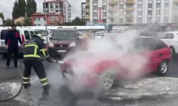 Sivas Numune Hastanesi Otoparkında Araç Alev Aldı
