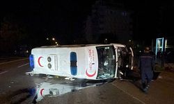 Kocaeli’de Ambulans ve Otomobil Çarpıştı: 3'ü Sağlık Personeli 5 Yaralı