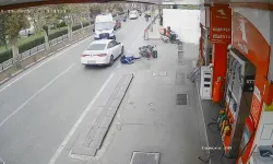 Üsküdar'da Ambulansa Yol Vermek İçin Duran Motosikletliye Arkadan Otomobil Çarptı