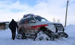 112 Ekipleri Zorlu Kış Şartlarında Karla Mücadele Ederek Sağlık Hizmeti Veriyor