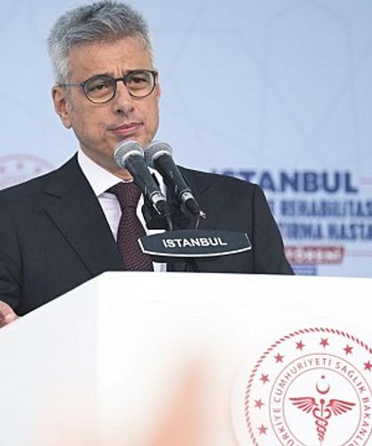 Sağlık Çalışanlarına Yılda İki Kez Üniforma Desteği
