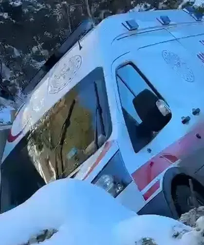 Adana’da Buzlanma Nedeniyle Ambulans Kazası