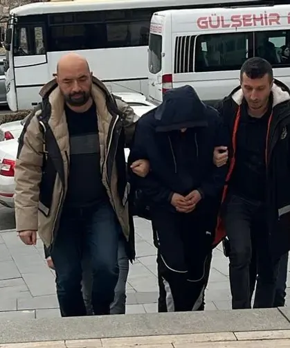 Emekli Doktoru 650 Bin Dolar Dolandırdılar: 5 Tutuklama