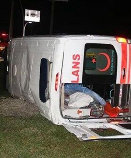 Manisa’da Ambulans Kazası: 3'ü Sağlık Personeli 5 Yaralı