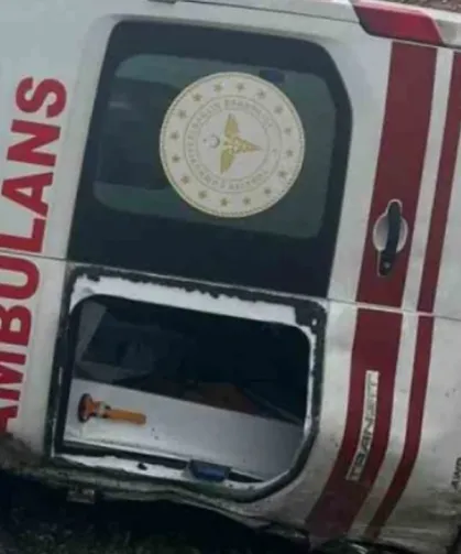 Siirt Kurtalan’da Ambulans Devrildi: Sağlık Personeli Ve Hasta Yaralandı