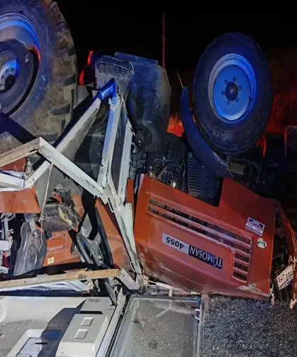 Erzurum’da Ambulans Traktöre Çarptı: Sağlık Çalışanları Dahil 4 Yaralı