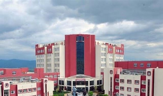 'Bıçak Parası' Aldığı Öne Sürülen Profesör İle Sekreteri Gözaltında