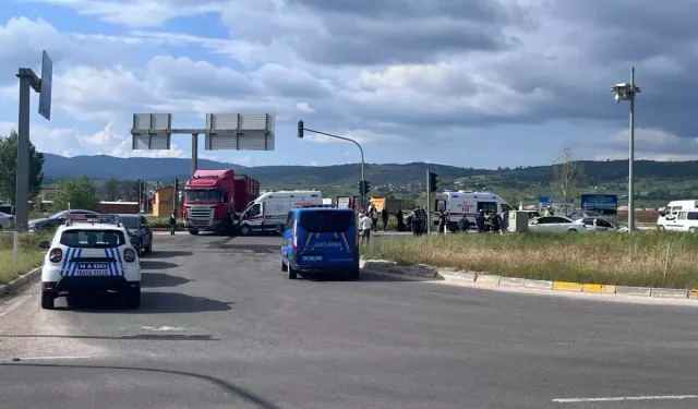 Ambulans Kazası: 8 Kişi Yaralandı
