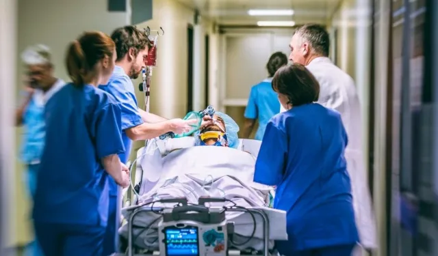 Sağlık-Sen: Hemşire Ve Ebelerde Nöbet Arttıkça İş Kazası Riski Yükseliyor