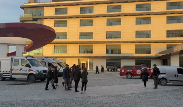 Çanakkale Devlet Hastanesi’nde Yangın Paniği: Hastalar Tahliye Edildi