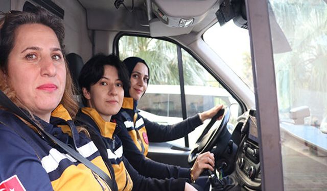 Kadın Ambulans Şoförü: Direksiyon Başında Saniyelerle Yarışıyoruz
