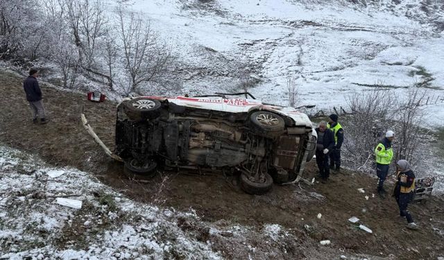 Artvin’de Ambulans Uçuruma Devrildi: 1 Ölü, 4 Yaralı