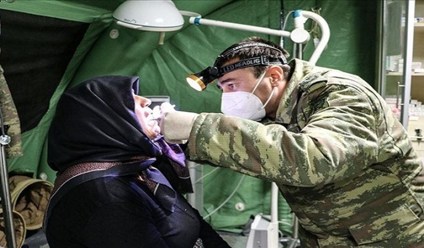 Askeri Hekimler Deprem Bölgesi Kahramanmaraş'ta Yaraları Sarıyor