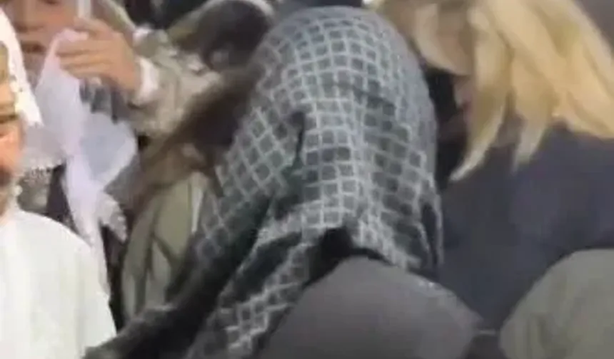 Hastane Asansöründe Mahsur Kaldılar!