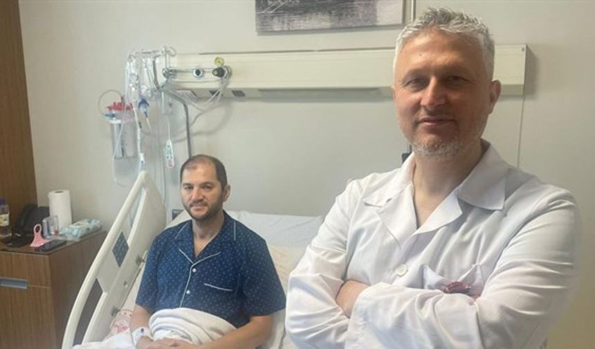 Aort Hastalığı Olan Hasta '6 Santimetrelik' Kesiyle Tedavi Edildi