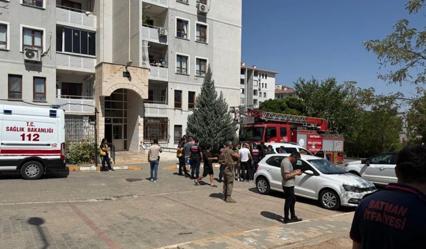 Sağlık Ekiplerini Evde Rehin Aldı!
