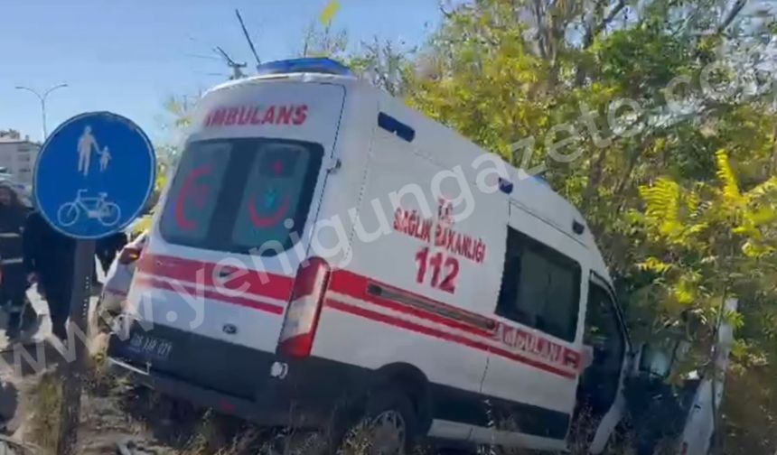 Aksaray'da Ambulans Kazası: 3'ü Sağlık Çalışanı 7 Yaralı