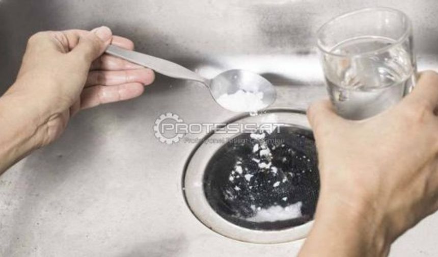 İzmir Ege Üniversitesi Hastanesi’nde Skandal İhmal: Doktor Lavabo Açıcı İçti