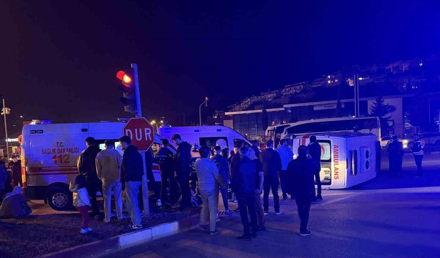 Tokat’ta Ambulans ile Cip Çarpıştı 3 Sağlık Çalışanı Yaralandı