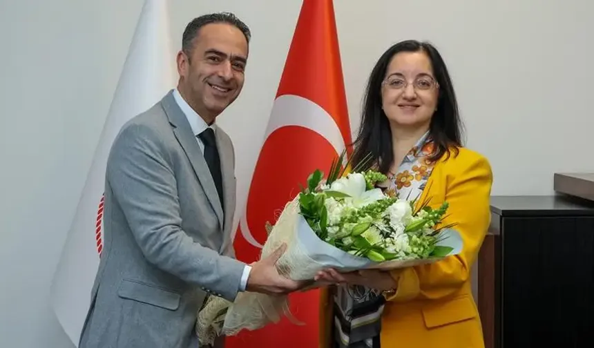 İzmir Şehir Hastanesi Başhekimi Değişti: Prof. Dr. Yaprak Üstün Göreve Başladı