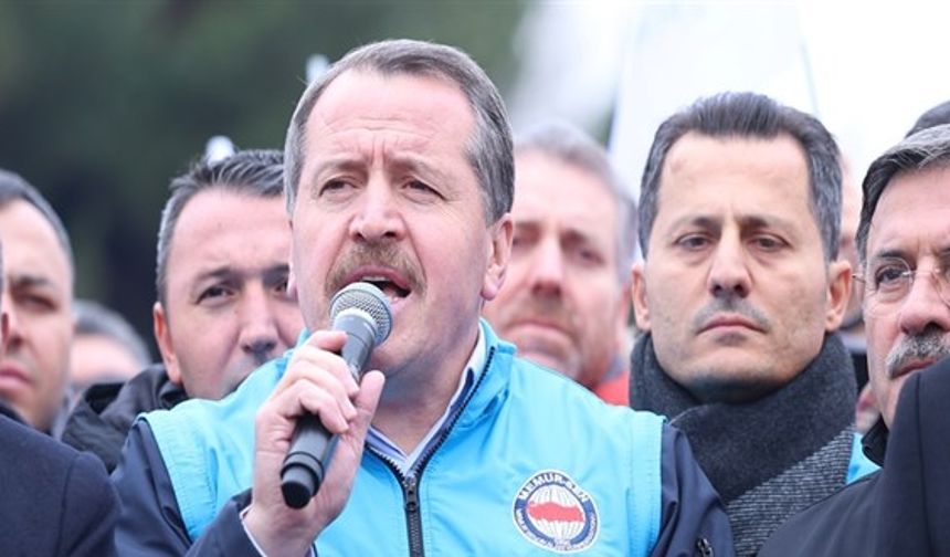 Memur-Sen’den Maaş Gününde Hazine Önünde Sert Tepki: Seyyanen Zam Talebi