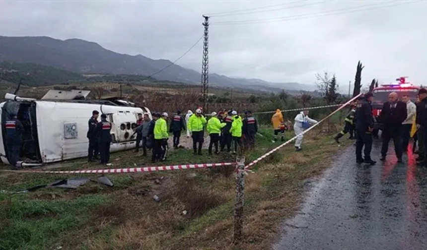 Memurları Taşıyan Araç Kaza Yaptı, Hemşire Kadriye Koçan Hayatını Kaybetti
