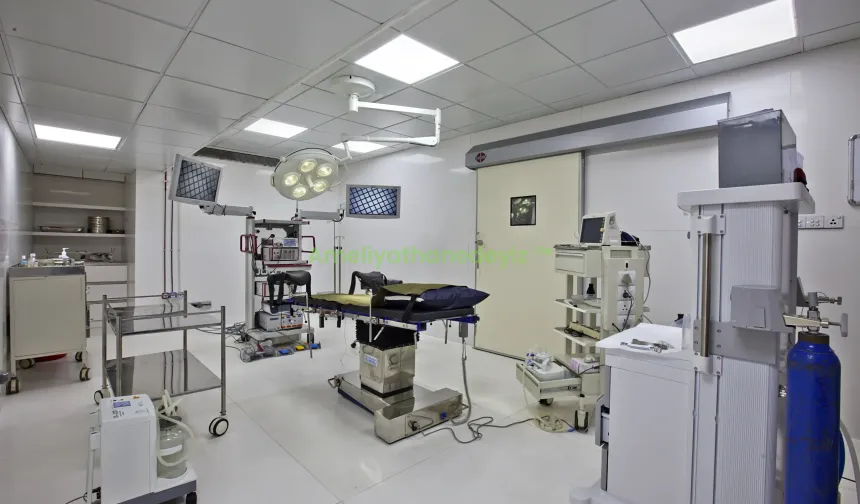 Ameliyathanede Şiddet İddiası: Hemşirenin Eline Çekiçle Vurduğu Öne Sürüldü