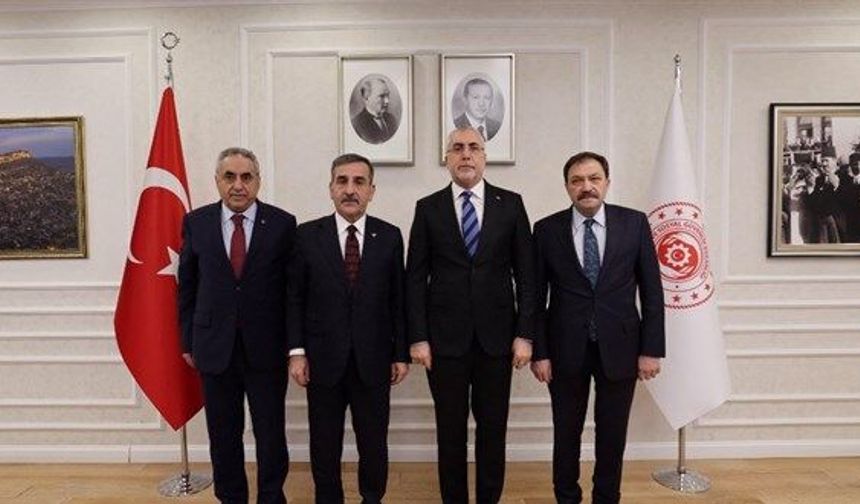 Türkiye Kamu-Sen’den Memur Talepleri: Bayram İkramiyesi ve %15 Vergi