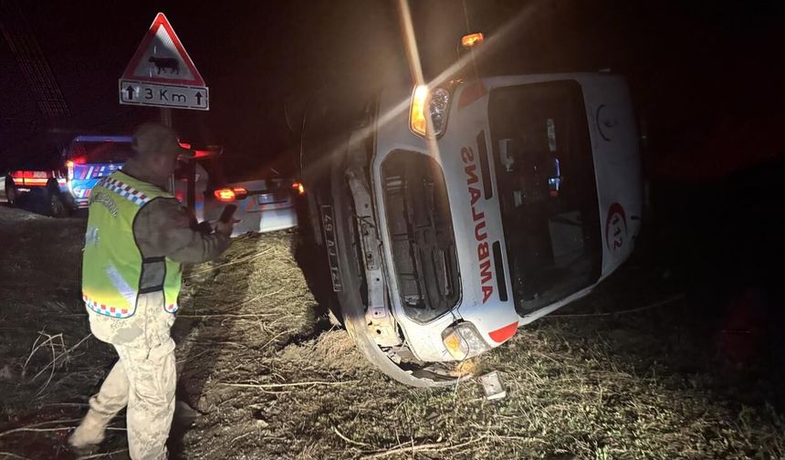 Muş’ta Ambulans Kazası: 3'ü Sağlık Çalışanı Olmak Üzere 5 Yaralı