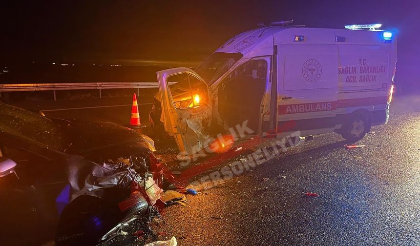 Aksaray'da Vakaya Müdahale Eden Ambulansa Otobüs Çarptı!