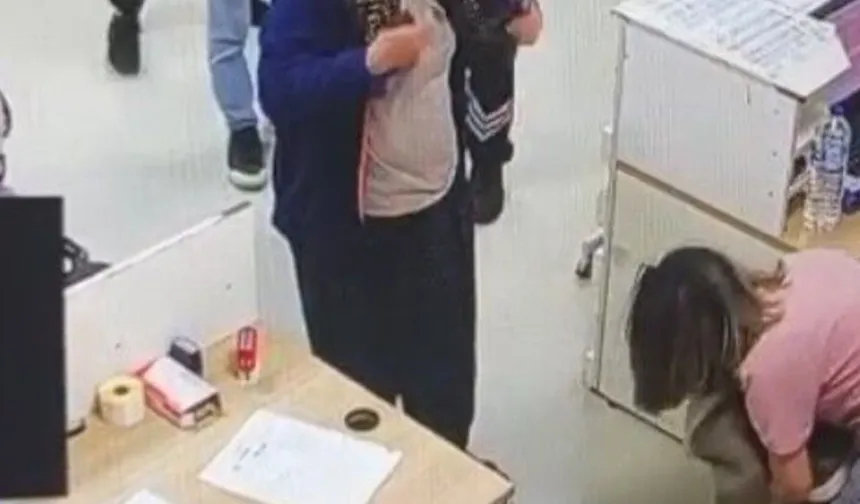 Boğazına Şeker Kaçan Mina’yı Hemşire Heimlich Manevrasıyla Kurtardı
