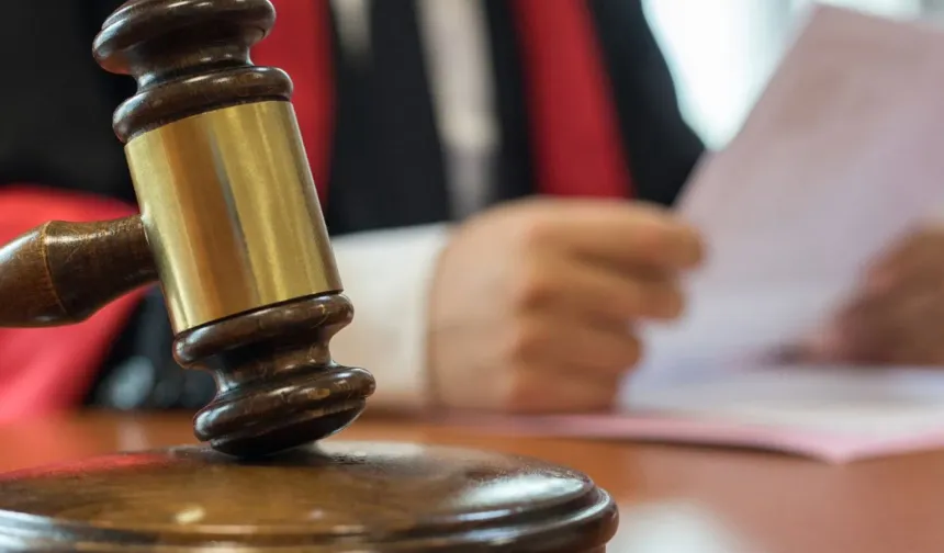 Profesöre “Bıçak Parası” Davası: 90 Bin TL İddiası