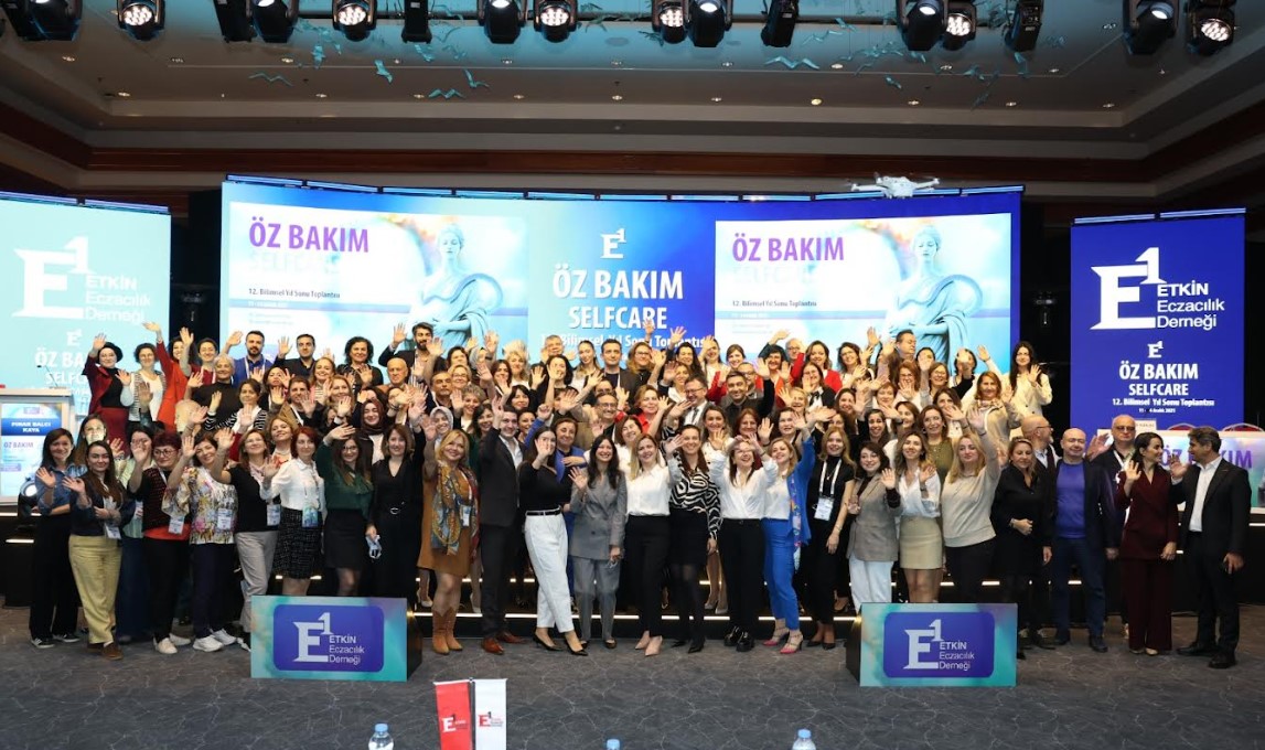 Etkin Eczacilik Dernegi 12 Bilimsel Yil Sonu Toplantisini Gerceklestirdi 1