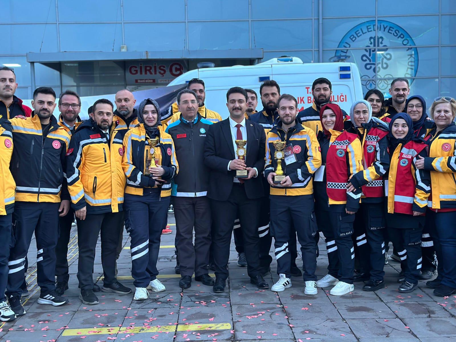 Konyada Ambulans Rallisi 112 Acil Saglik Ekipleri Parkurda Bulustu-2