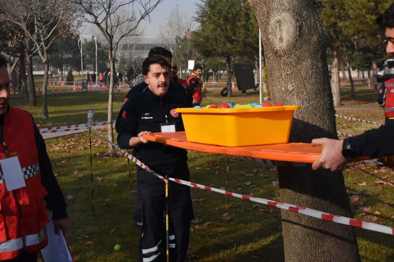 Konyada Ambulans Rallisi 112 Acil Saglik Ekipleri Parkurda Bulustu