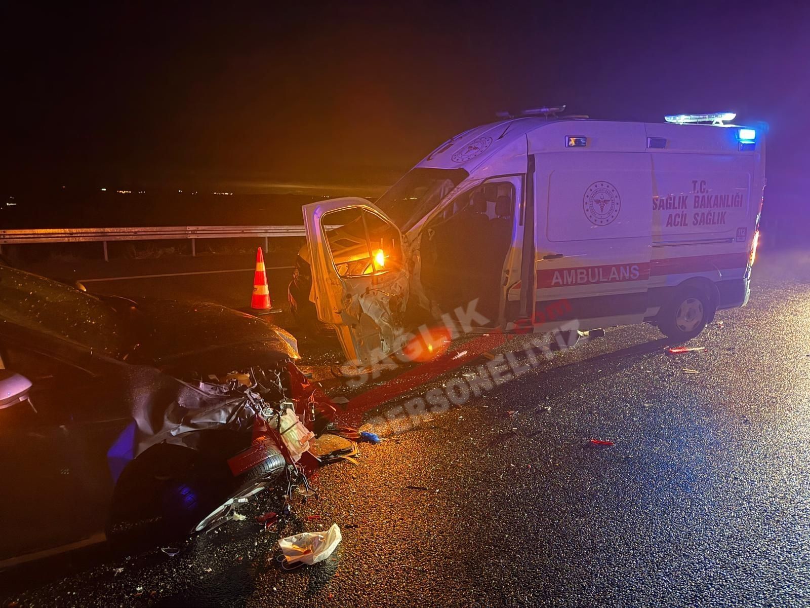 Aksaray'da Vakaya Müdahale Eden Ambulansa Otobüs Çarptı!