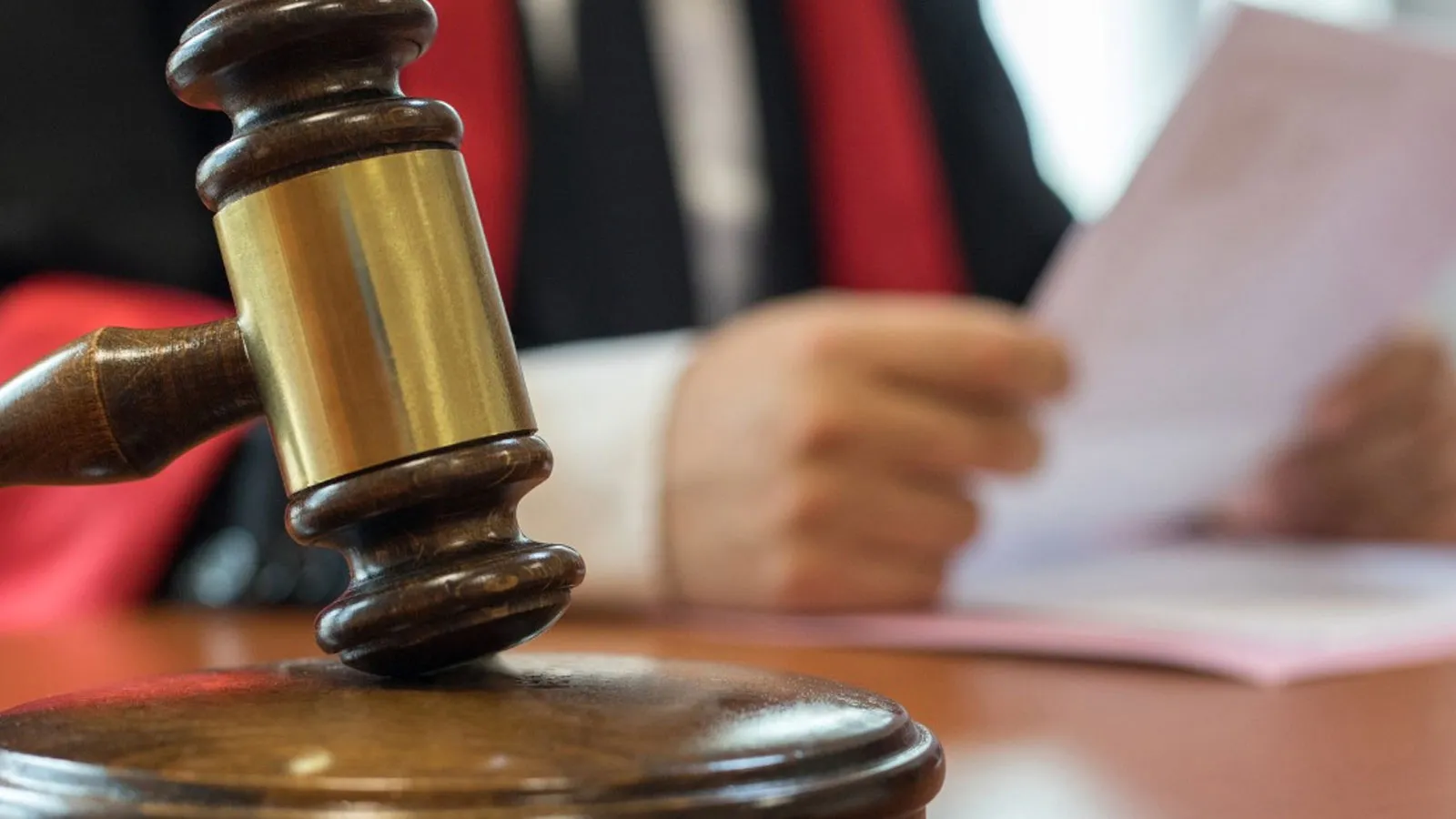 Profesöre “Bıçak Parası” Davası: 90 Bin TL İddiası